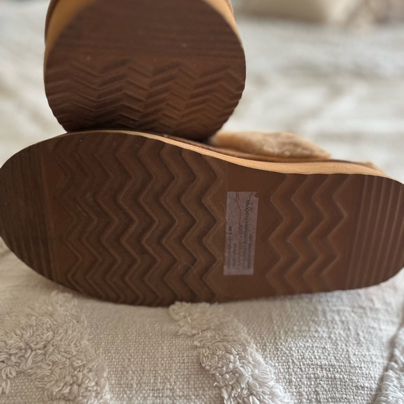 Steve madden Slippers - Picture 3 of 3